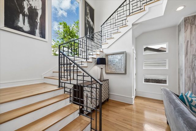 1913 Du Barry Lane, Houston, TX 77018