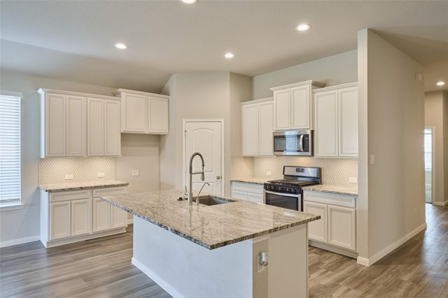 1238 Sandstone Hills Drive, Montgomery, TX 77316