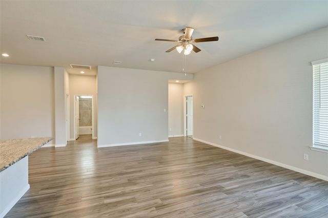 1238 Sandstone Hills Drive, Montgomery, TX 77316