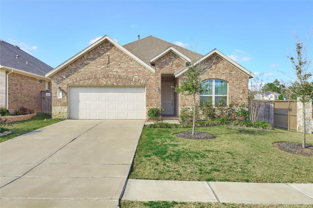1238 Sandstone Hills Drive, Montgomery, TX 77316