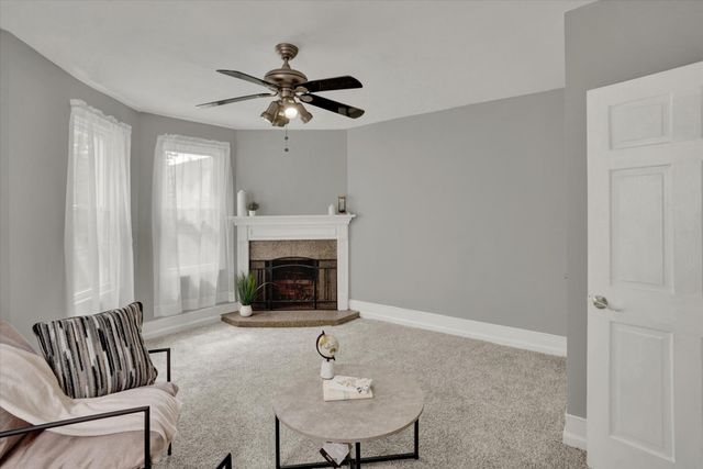 127 W WASHINGTON LN, Philadelphia, PA 19144