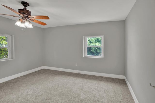 127 W WASHINGTON LN, Philadelphia, PA 19144
