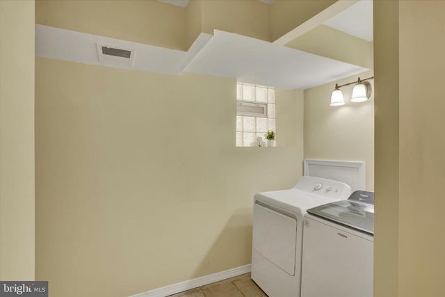 127 W WASHINGTON LN, Philadelphia, PA 19144