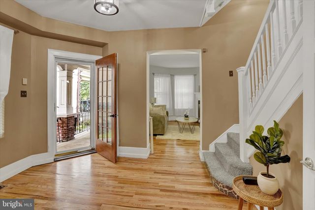 127 W WASHINGTON LN, Philadelphia, PA 19144