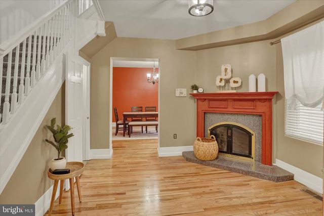 127 W WASHINGTON LN, Philadelphia, PA 19144