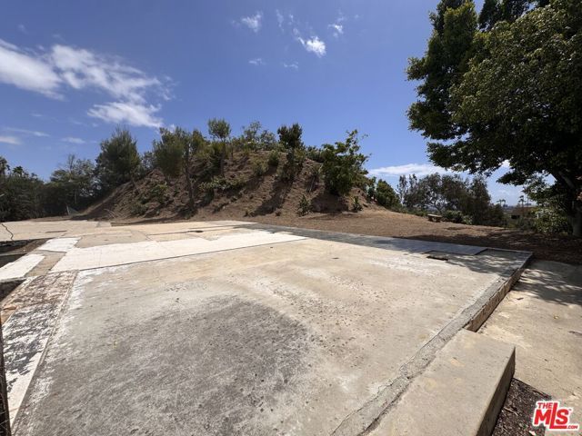 1309 Laurel Way, Beverly Hills, CA 90210