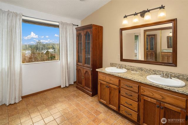 6625 Cromwell Beach Drive NW, Gig Harbor, WA 98335