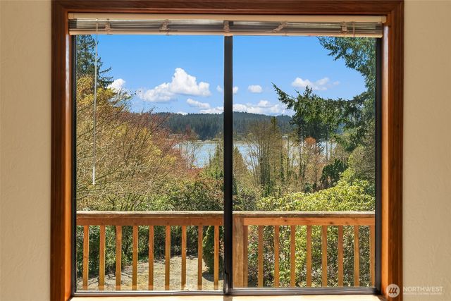 6625 Cromwell Beach Drive NW, Gig Harbor, WA 98335
