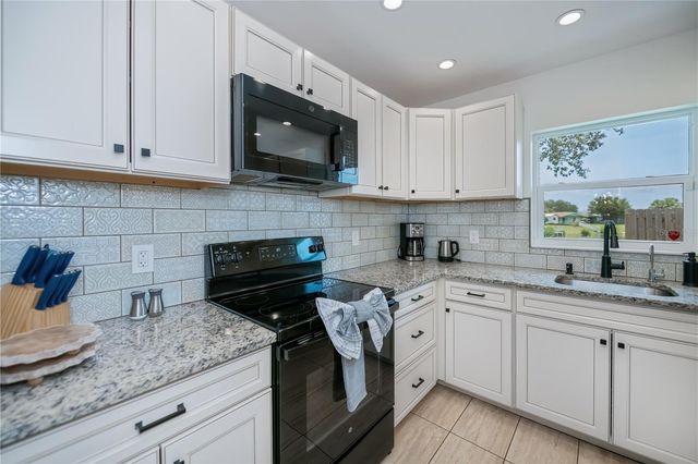 21539 GLADIS AVENUE, Port Charlotte, FL 33952