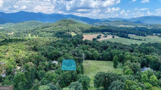 754 Honeysuckle Lane, Blairsville, GA 30512
