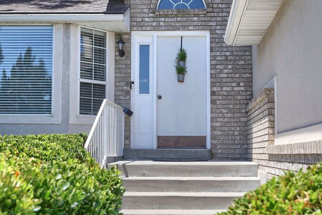 9502 S NEWKIRK ST, South Jordan, UT 84009