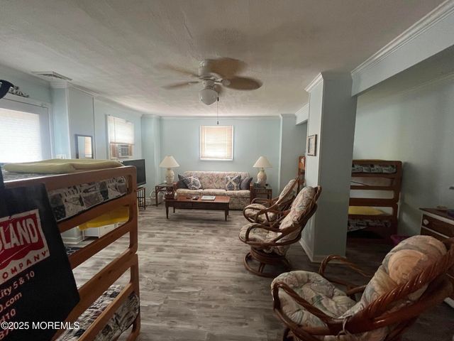 18 19th Street, Surf City, NJ 08008
