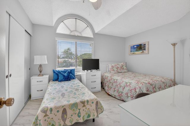 7563 Glendevon Lane 1306, Delray Beach, FL 33446