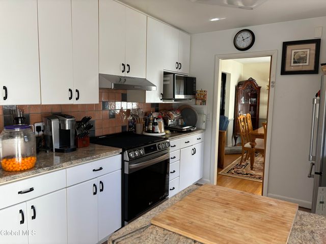 1336 Wemple Lane, Niskayuna, NY 12309