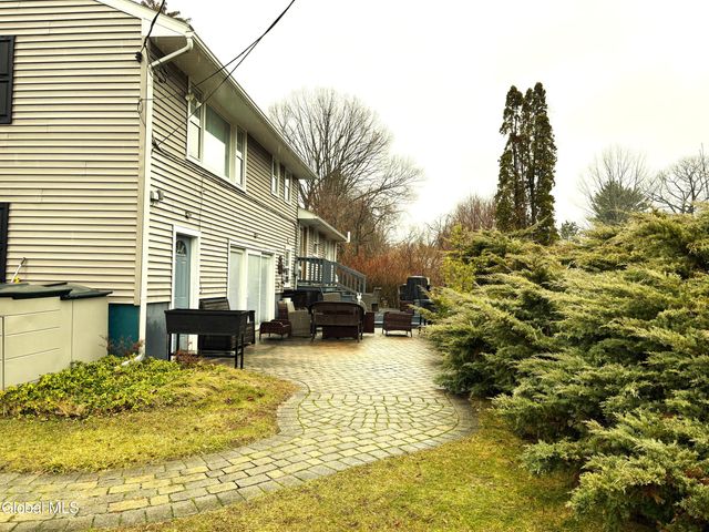 1336 Wemple Lane, Niskayuna, NY 12309