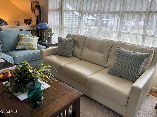 1336 Wemple Lane, Niskayuna, NY 12309