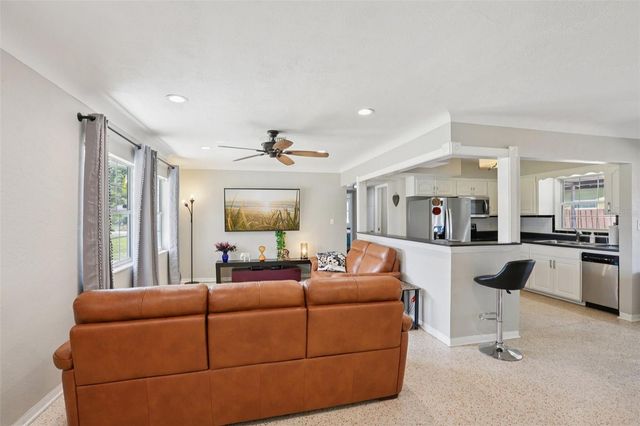 699 PINELLAS POINT DRIVE S, St Petersburg, FL 33705