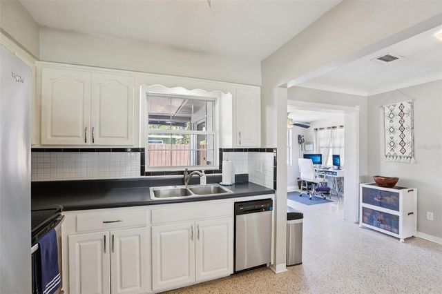 699 PINELLAS POINT DRIVE S, St Petersburg, FL 33705