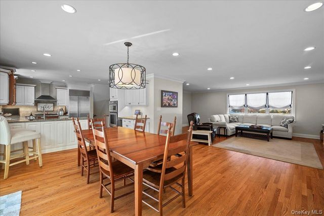 299 STRATTON Road, New Rochelle, NY 10804