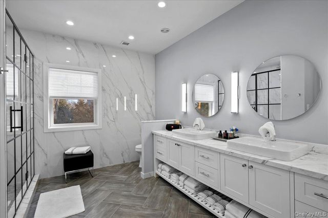 299 STRATTON Road, New Rochelle, NY 10804