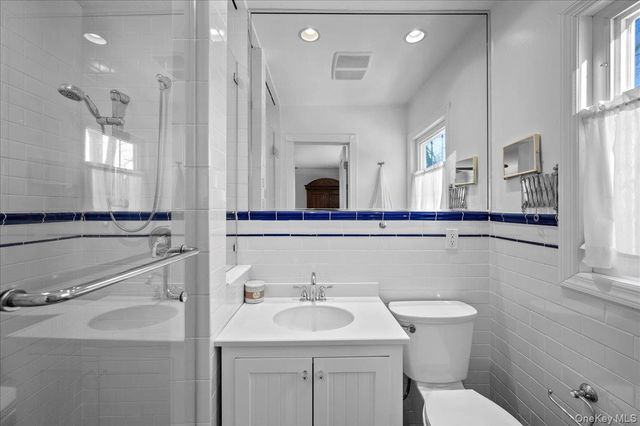 299 STRATTON Road, New Rochelle, NY 10804