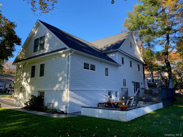 299 STRATTON Road, New Rochelle, NY 10804