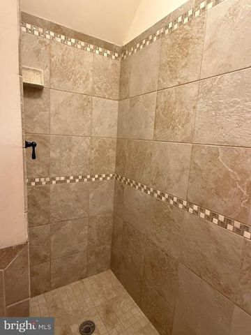 198 MILTONS LN, Louisa, VA 23093