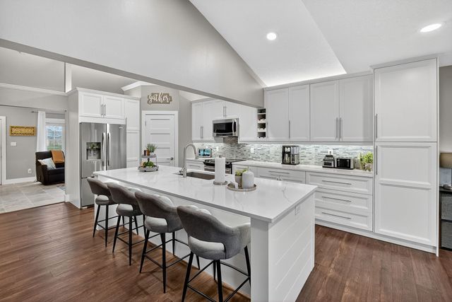 2240 NW 149th Street, Clive, IA 50325