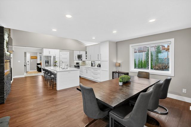 2240 NW 149th Street, Clive, IA 50325