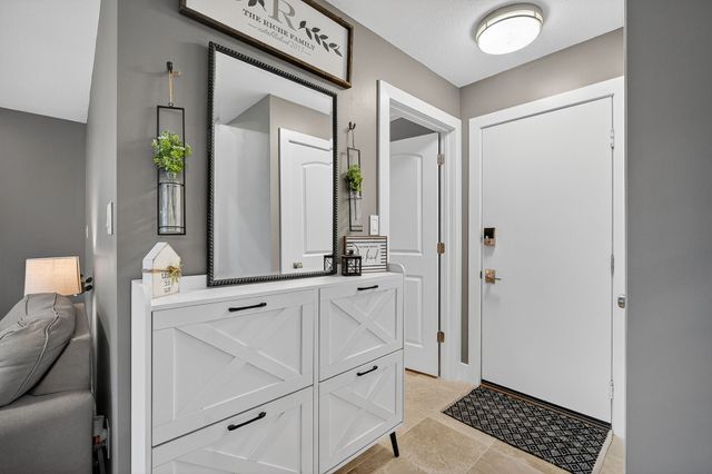 2240 NW 149th Street, Clive, IA 50325