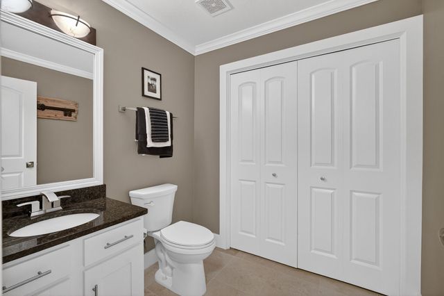 2240 NW 149th Street, Clive, IA 50325