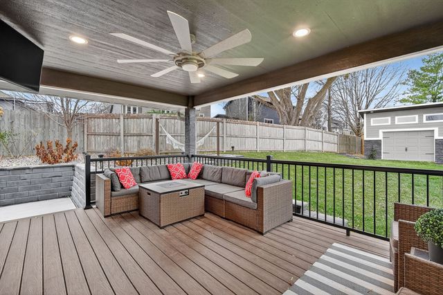 2240 NW 149th Street, Clive, IA 50325