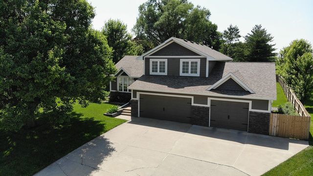 2240 NW 149th Street, Clive, IA 50325