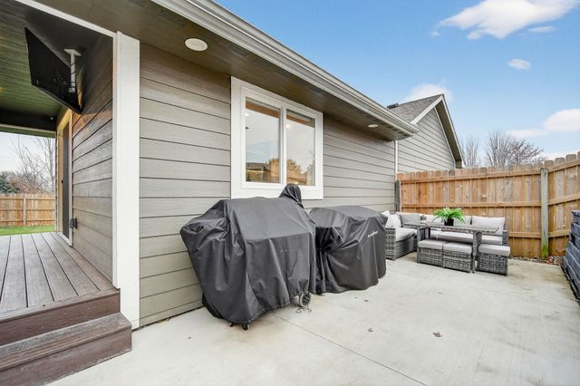 2240 NW 149th Street, Clive, IA 50325