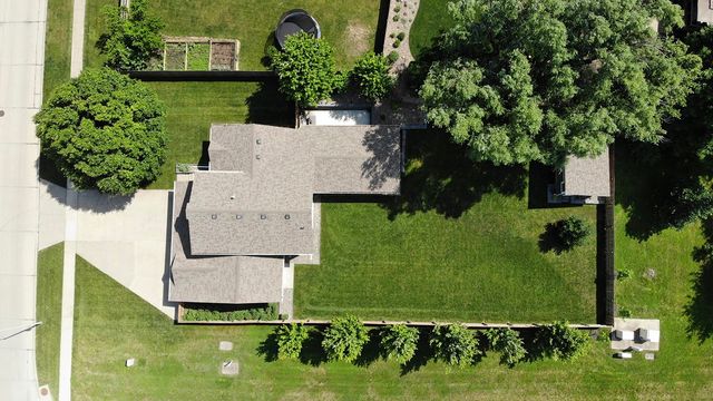 2240 NW 149th Street, Clive, IA 50325