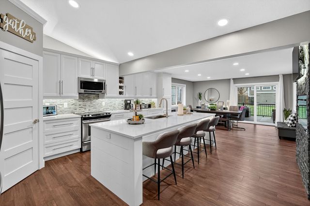 2240 NW 149th Street, Clive, IA 50325