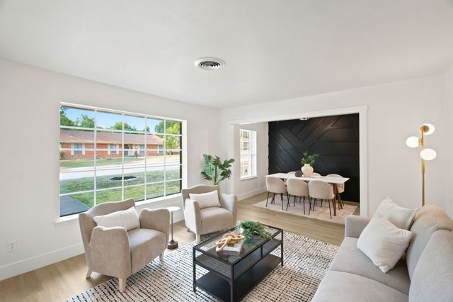 2214 Trinidad Drive, Dallas, TX 75232