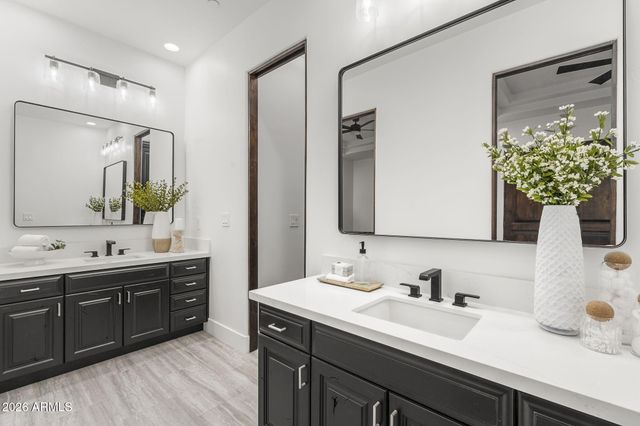 11475 E PARADISE Lane, Scottsdale, AZ 85255