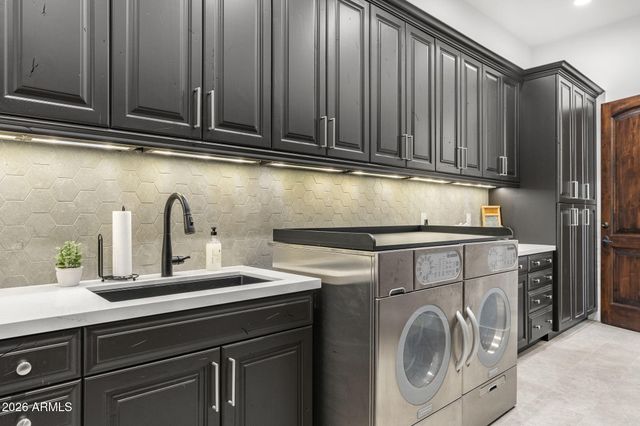 11475 E PARADISE Lane, Scottsdale, AZ 85255