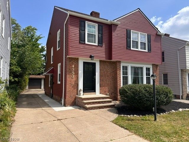 4353 Groveland Road, University Heights, OH 44118