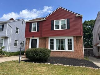 4353 Groveland Road, University Heights, OH 44118