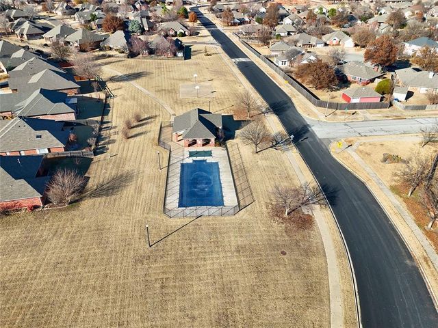 3917 Glisten Court, Norman, OK 73072