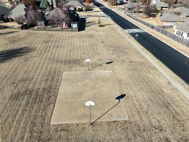 3917 Glisten Court, Norman, OK 73072