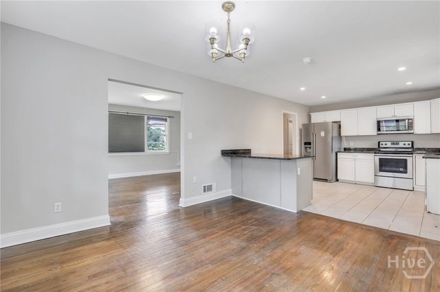 5215 Habersham Street, Savannah, GA 31405