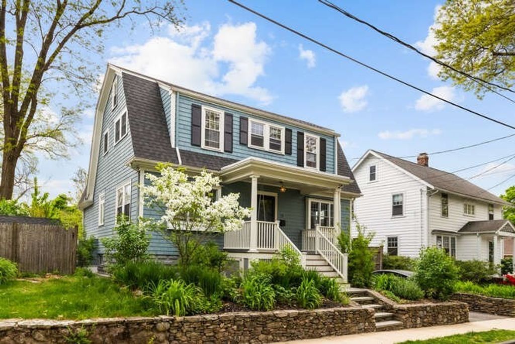 72 Townsend Rd 72, Belmont, MA 02478