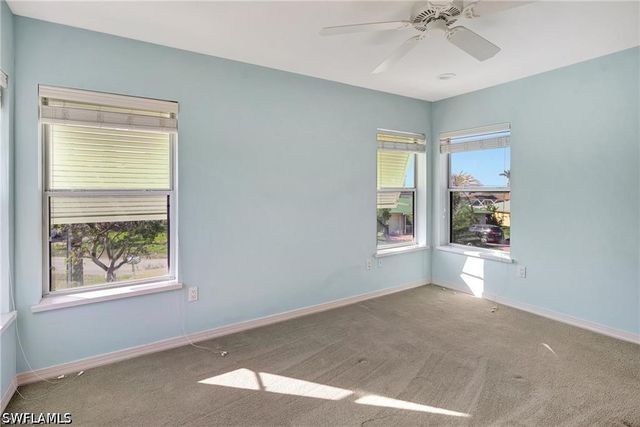 86 Dolphin CIR, Naples, FL 34113