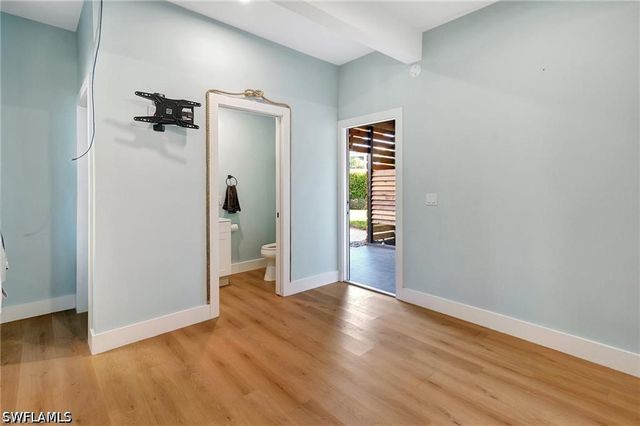 86 Dolphin CIR, Naples, FL 34113