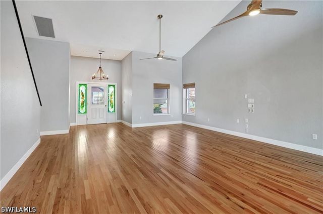 86 Dolphin CIR, Naples, FL 34113