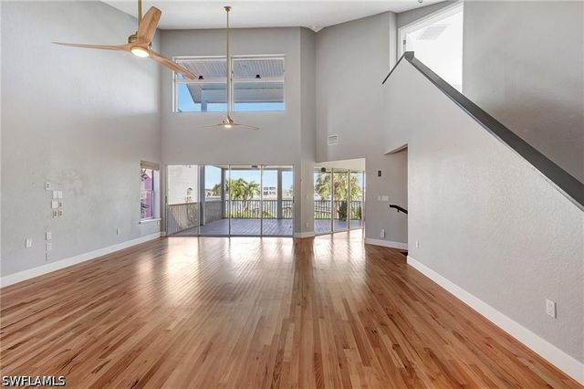 86 Dolphin CIR, Naples, FL 34113