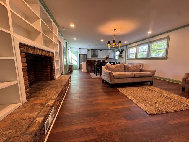 2211 E River Street, Anderson, SC 29621